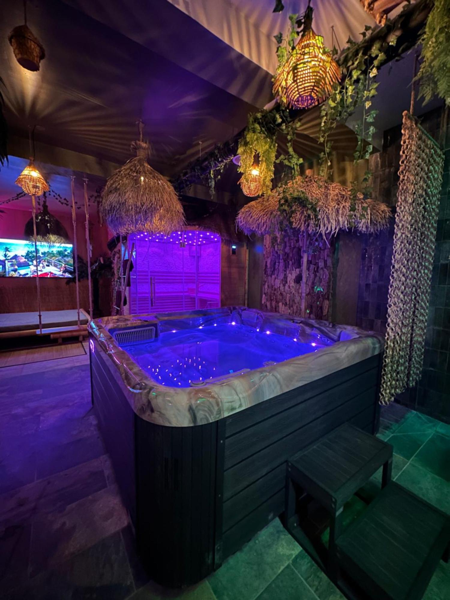 Bed and Breakfast Jungle Spa Dunkirk Екстер'єр фото