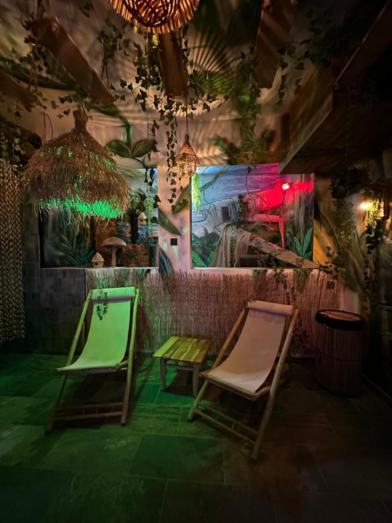 Bed and Breakfast Jungle Spa Dunkirk Екстер'єр фото